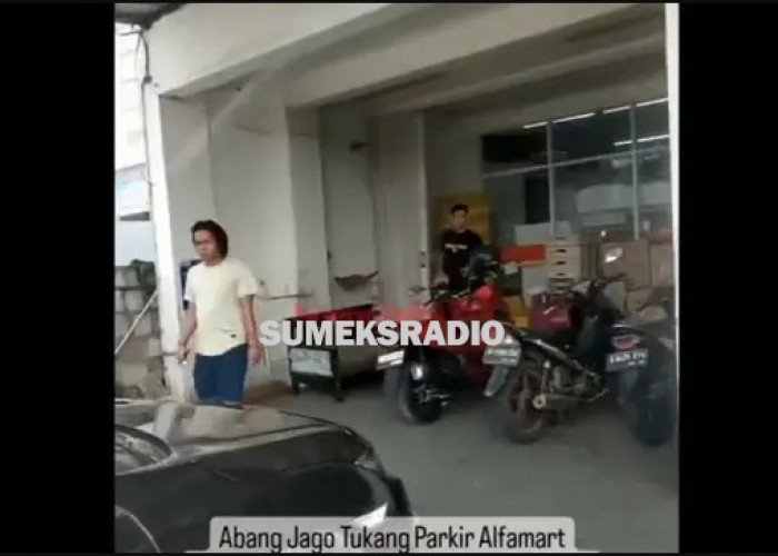 Viral di Medsos , Tukang Parkir Ngamuk dan Marah karena Hanya dikasih 400 Perak Uang Parkir.