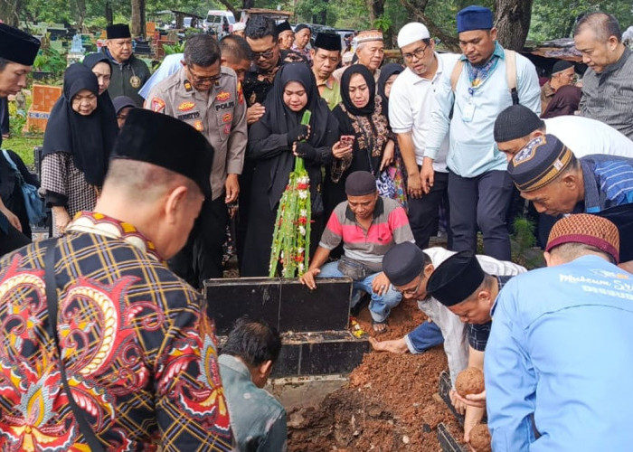 Mengiringi Kepergian Hj. Nila Kartini: Istri Almarhum Mantan Walikota Bengkulu, Sosok Dedikatif yang Abadi