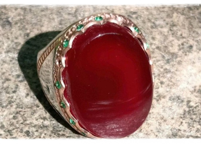 Akik Yaman Kabdi: Dominasi Batu Merah Marun dalam Dunia Perhiasan