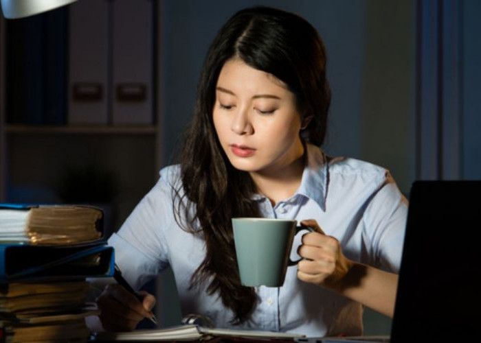 Mengalahkan Kebiasaan Kurang Tidur & Begadang: Ini 10 Panduan untuk Mahasiswa yang Padat Jadwal