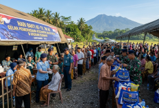 Sentuhan Hangat di Banyuwangi: TNI AU Gelar Berobat Gratis Hingga Bagi-Bagi Sembako
