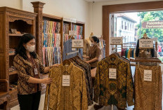 Elegan dan Berkarakter: Daftar Merek Batik Pria Lengkap dengan Rincian Bahan