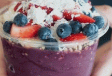 ​Oase Nutrisi dalam Genggaman  Smoothie Bowl To Go  Energi bagi Sang Penakluk Kota